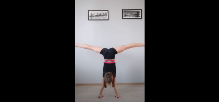 Zdalny trening naszych akrobatów – Michalina #zdrowie #sport #ćwiczenia