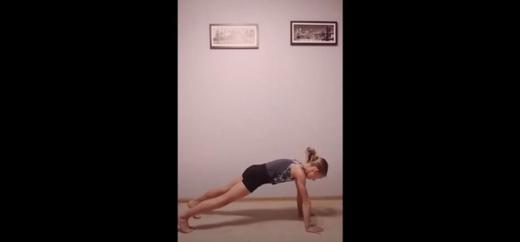 Zdalny trening naszych akrobatów – Michalina #zdrowie #sport #ćwiczenia